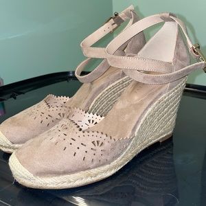 NEW Kelly & Katie -Closed Toe Wedges